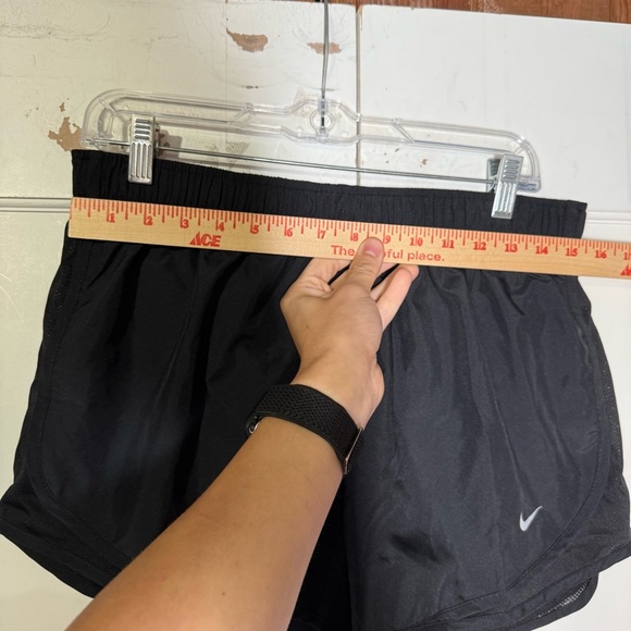 Nike Dri Fit Shorts Black Women’s Size Large Athletic Stretchy - Picture 3 of 6